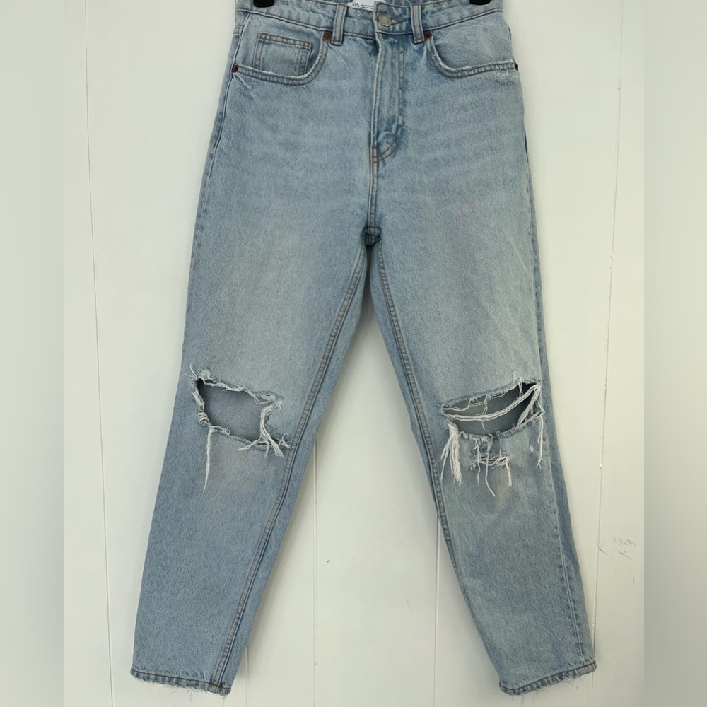 ZARA Distressed High Rise Light Blue Jeans Size 4
